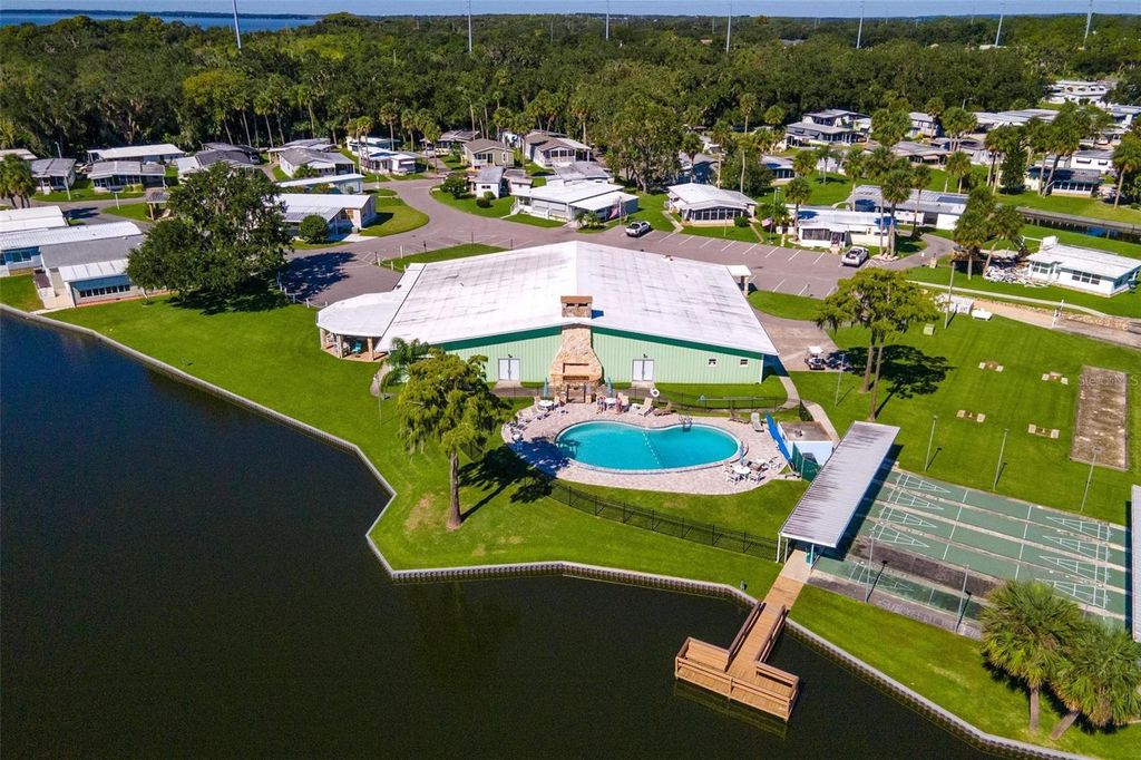 Image 36 of property listing at 141 PARKLAND DRIVE, Eustis, FL 32726