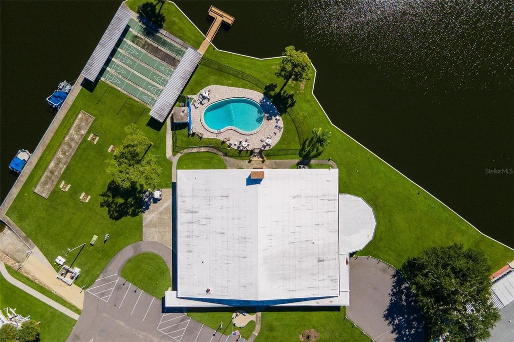 Image 40 of property listing at 141 PARKLAND DRIVE, Eustis, FL 32726