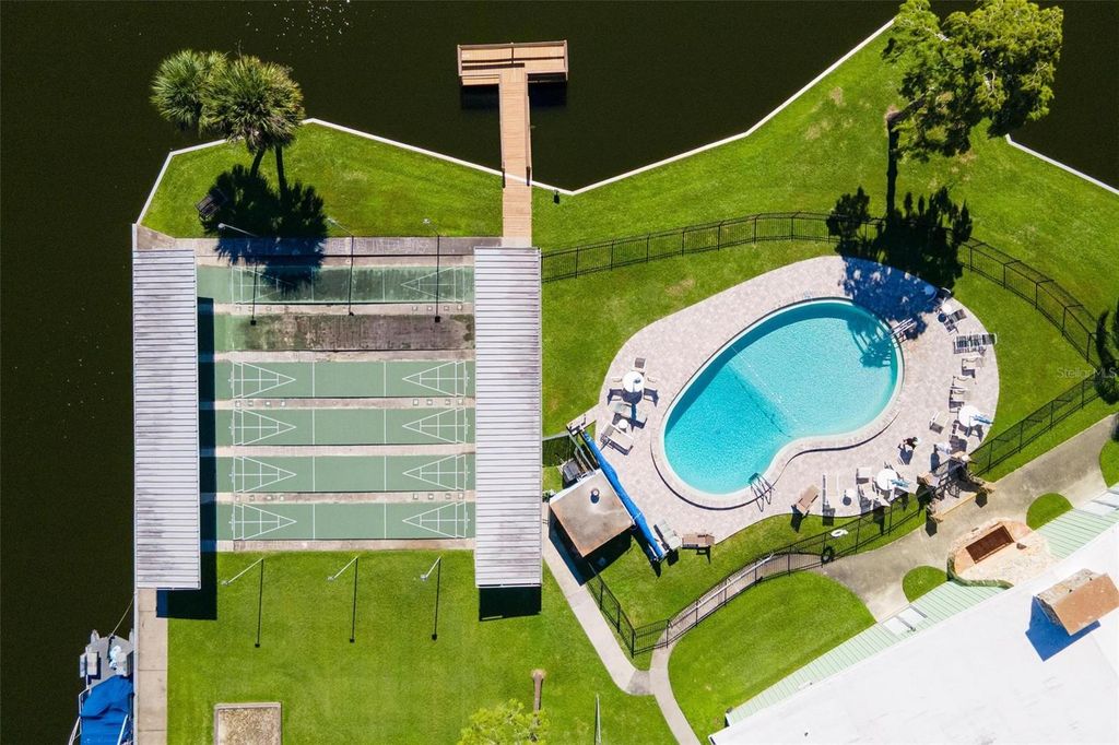 Image 41 of property listing at 141 PARKLAND DRIVE, Eustis, FL 32726