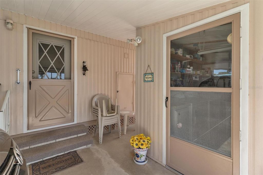 Image 6 of property listing at 141 PARKLAND DRIVE, Eustis, FL 32726