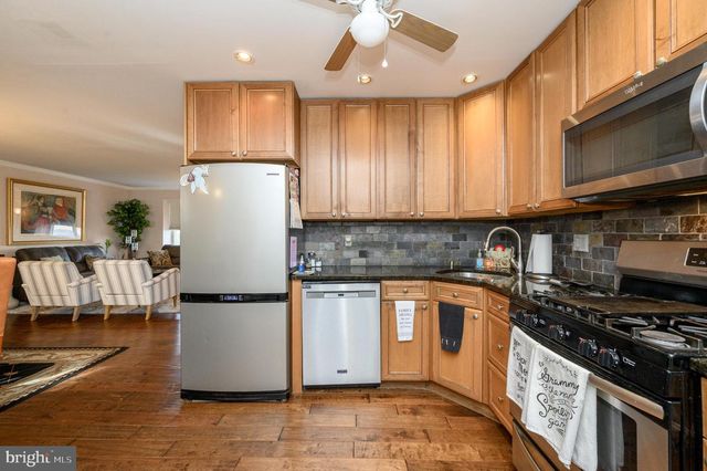 11 BRAMBLING LN, Voorhees, NJ 08043