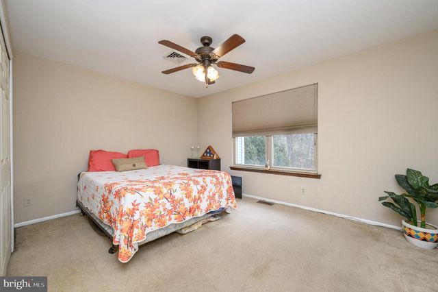 11 BRAMBLING LN, Voorhees, NJ 08043