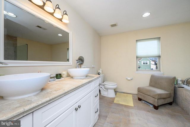 11 BRAMBLING LN, Voorhees, NJ 08043