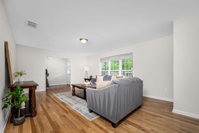 114 Ragan St, Tullahoma, TN 37388