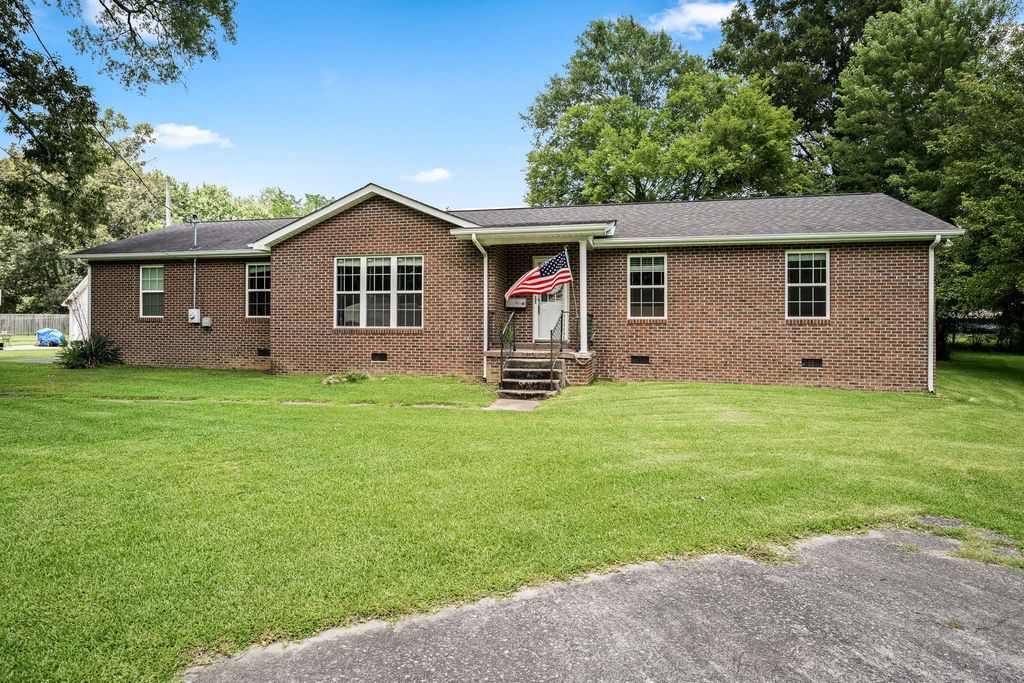 114 Ragan St, Tullahoma, TN 37388