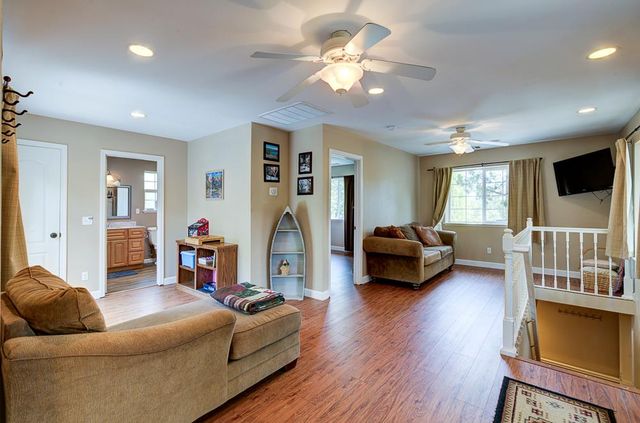39410 Manzanita Drive, Oakhurst, CA 93644