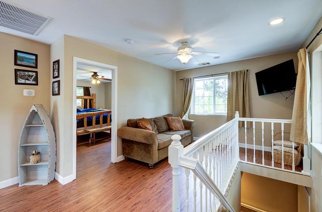 39410 Manzanita Drive, Oakhurst, CA 93644