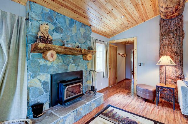 39410 Manzanita Drive, Oakhurst, CA 93644
