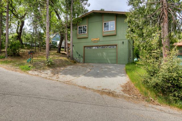 39410 Manzanita Drive, Oakhurst, CA 93644