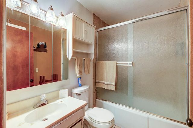 39410 Manzanita Drive, Oakhurst, CA 93644