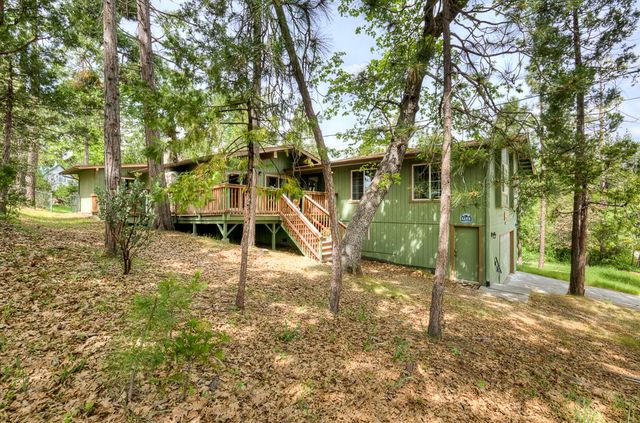 39410 Manzanita Drive, Oakhurst, CA 93644