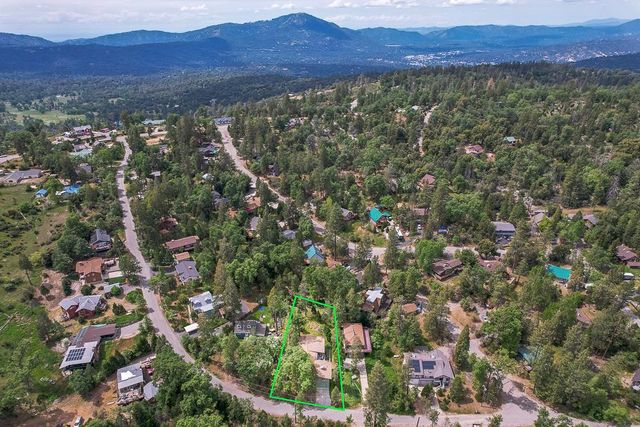 39410 Manzanita Drive, Oakhurst, CA 93644