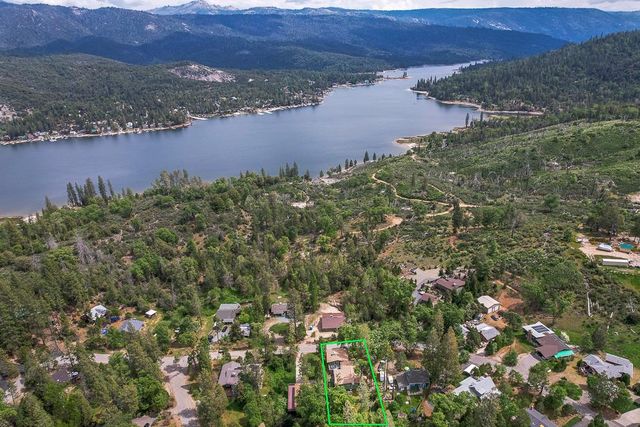39410 Manzanita Drive, Oakhurst, CA 93644
