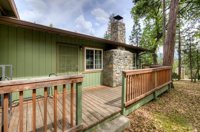 39410 Manzanita Drive, Oakhurst, CA 93644