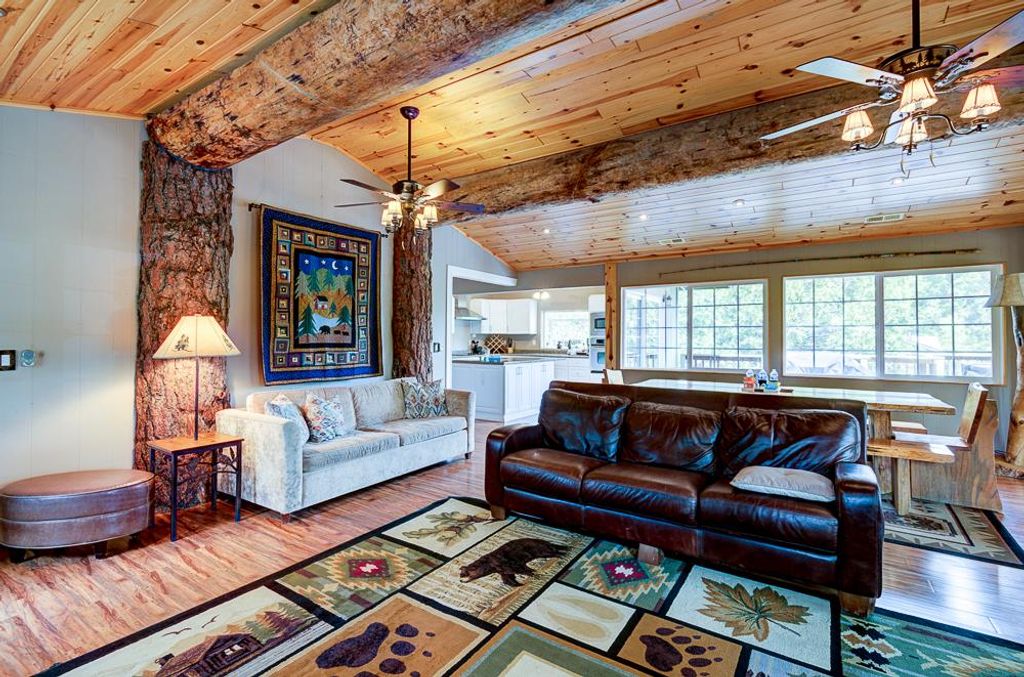 Image 19 of property listing at 39410 Manzanita Drive, Oakhurst, CA 93644