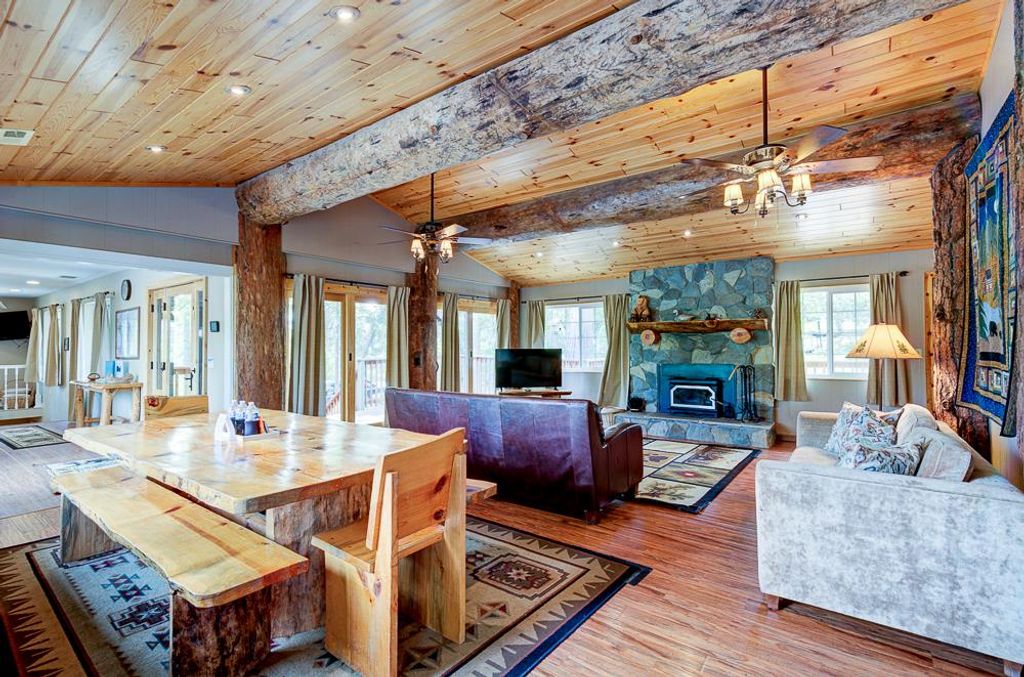 Image 21 of property listing at 39410 Manzanita Drive, Oakhurst, CA 93644