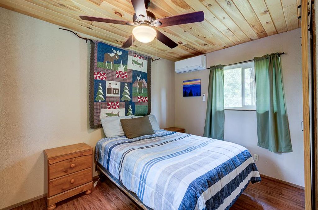 Image 37 of property listing at 39410 Manzanita Drive, Oakhurst, CA 93644