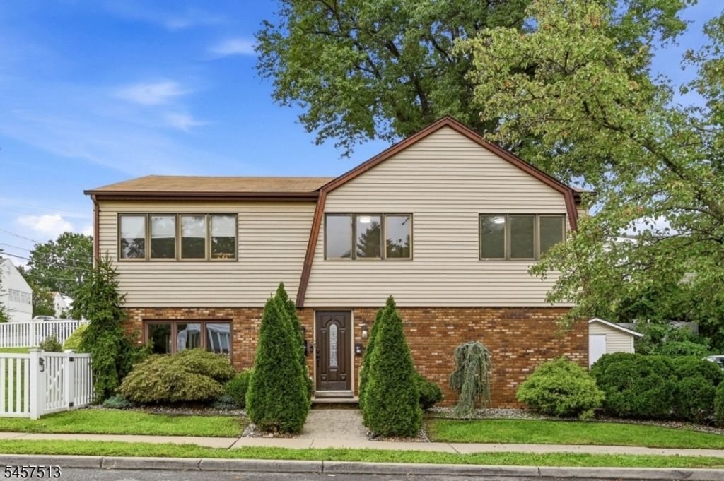 37 Hazelview Ave, Clifton City, NJ 07011 — photo 2