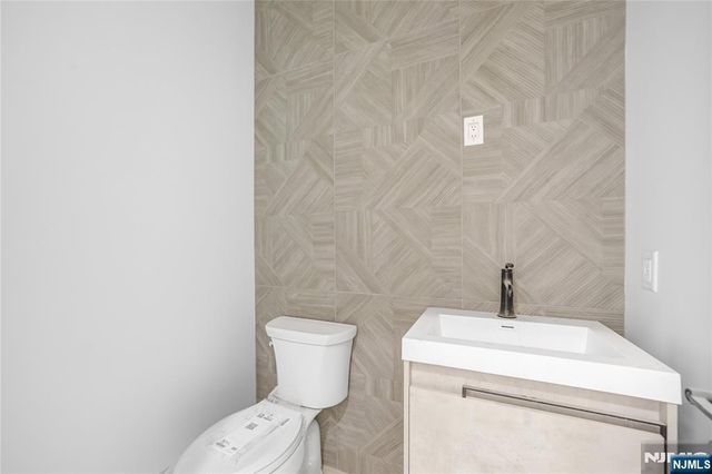 762 Williams Place A, Cliffside Park, NJ 07010