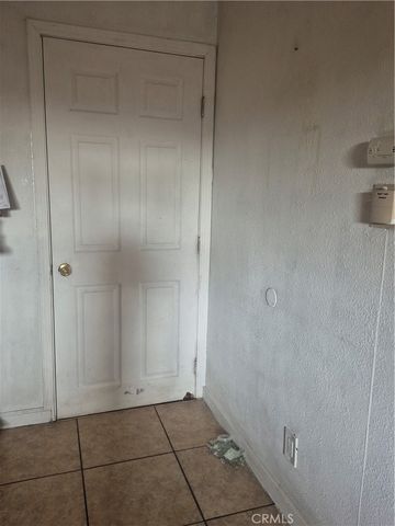 1210 1212 E 42nd, Los Angeles, CA 90011