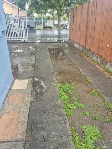 1210 1212 E 42nd, Los Angeles, CA 90011
