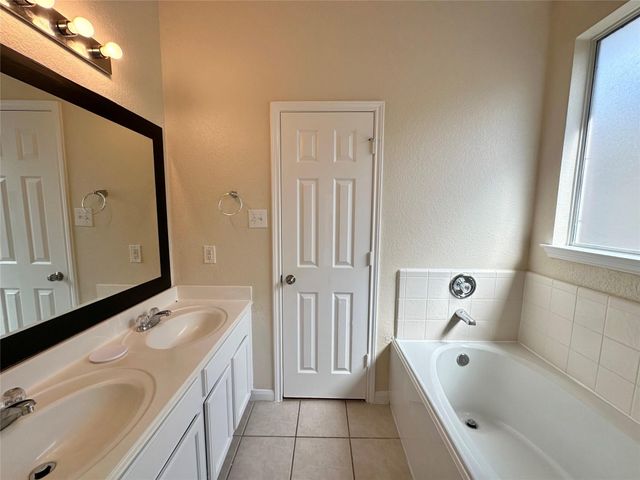 6542 Bella Noche Drive, Spring, TX 77379