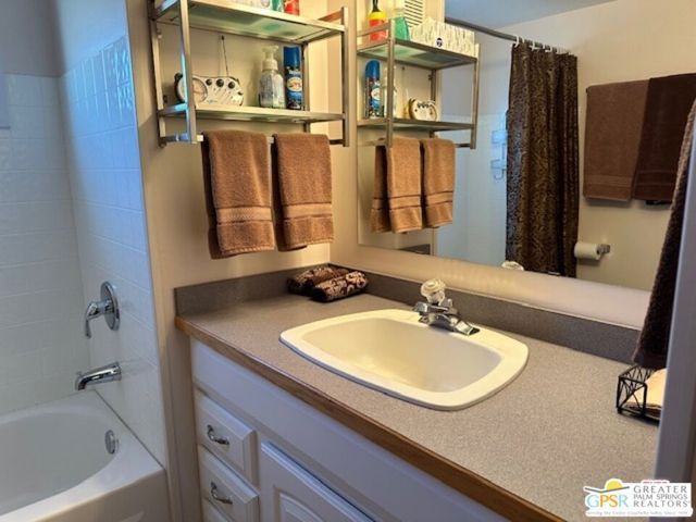 10 Hayes Street, Cathedral City, CA 92234