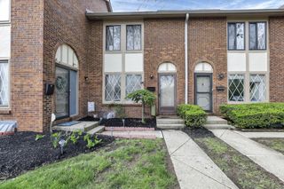 3284 Valley Lane S, Z-10, Columbus, OH 43231