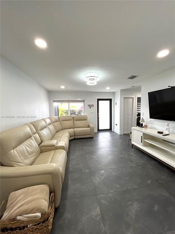 511 SW 115th Ave, Sweetwater, FL 33174