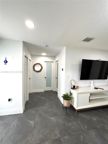 511 SW 115th Ave, Sweetwater, FL 33174