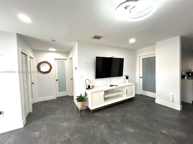 511 SW 115th Ave, Sweetwater, FL 33174