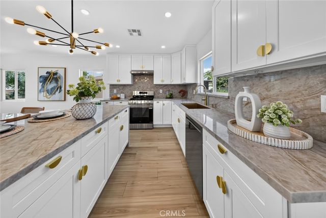 14431 Beaver Street, Sylmar, CA 91342