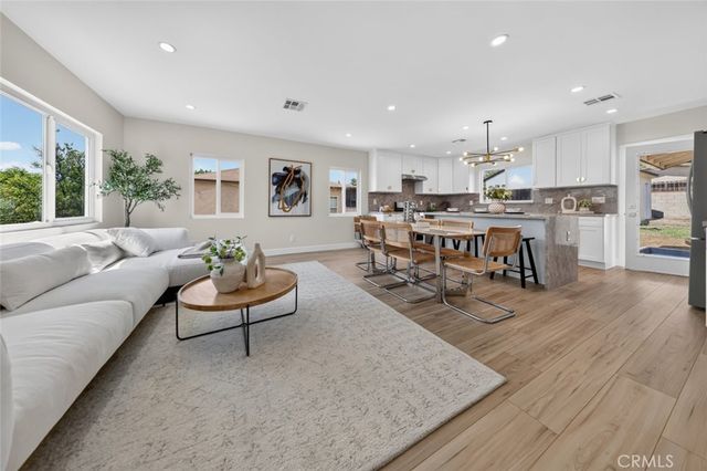 14431 Beaver Street, Sylmar, CA 91342