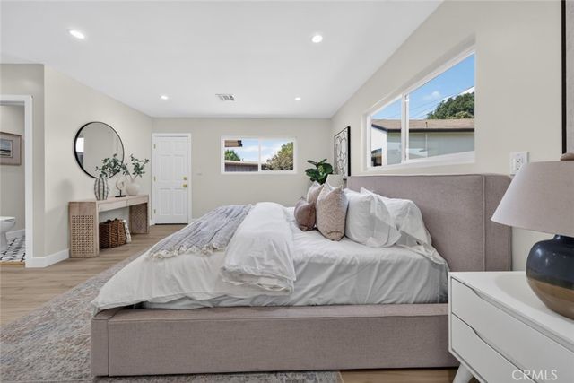 14431 Beaver Street, Sylmar, CA 91342