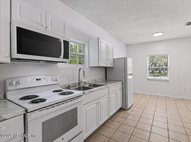 615 WALBURG Street, Green Cove Springs, FL 32043