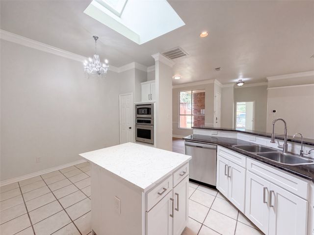 8703 Stonecrest Drive, Irving, TX 75063