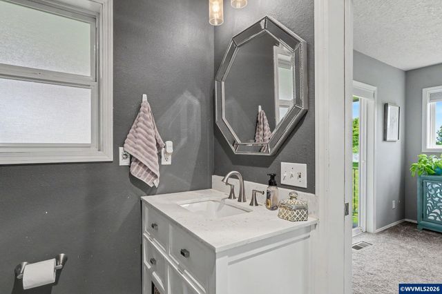 7811 Rambler Dr NE, Salem, OR 97305