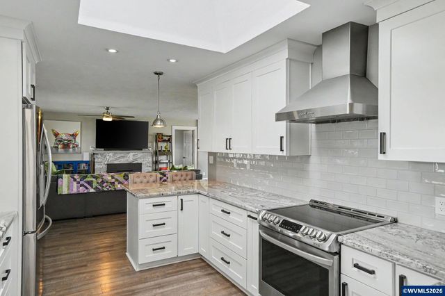 7811 Rambler Dr NE, Salem, OR 97305