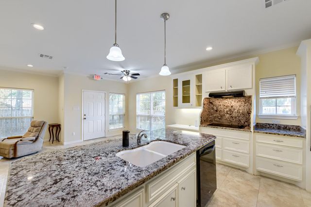 2215 Penick Road, Waller, TX 77484