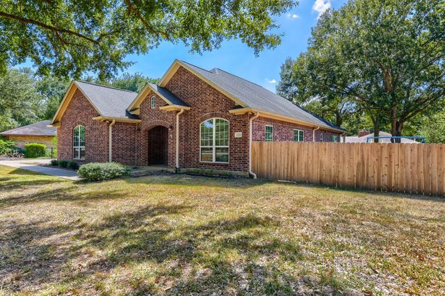 2215 Penick Road, Waller, TX 77484