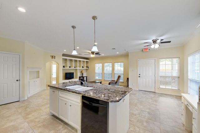 2215 Penick Road, Waller, TX 77484