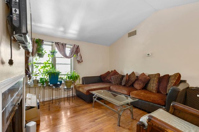 35 Longworth Ave 25, Brockton, MA 02301