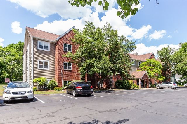 35 Longworth Ave 25, Brockton, MA 02301
