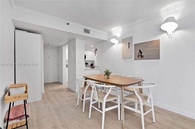 2457 Collins Ave 503, Miami Beach, FL 33140