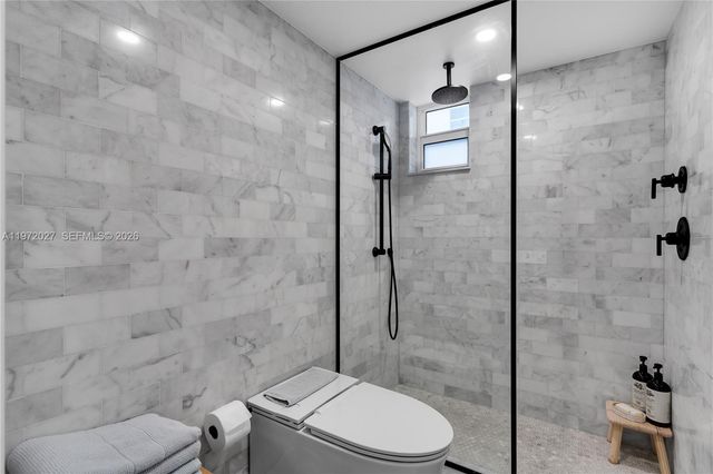 2457 Collins Ave 503, Miami Beach, FL 33140