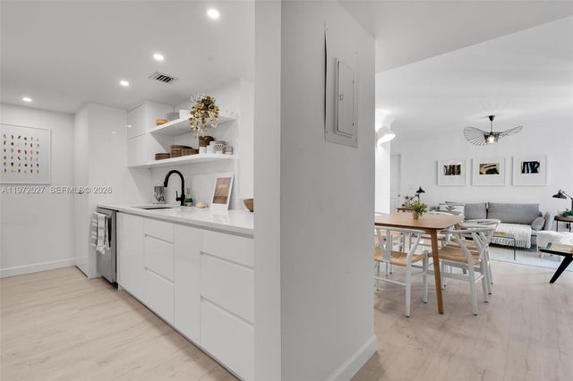 2457 Collins Ave 503, Miami Beach, FL 33140