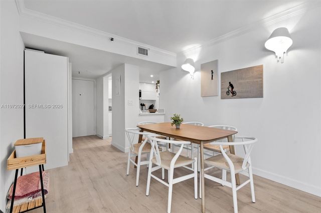 2457 Collins Ave 503, Miami Beach, FL 33140