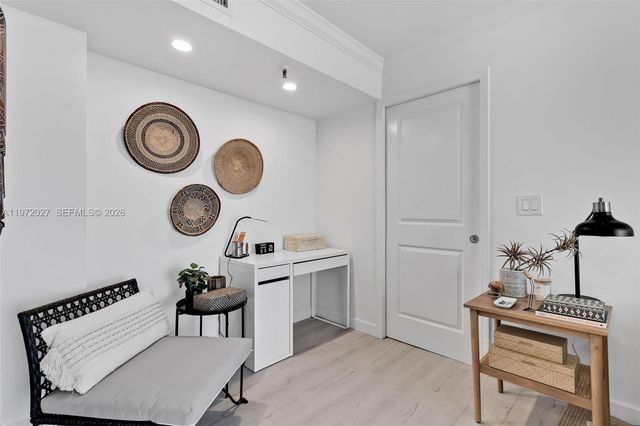 2457 Collins Ave 503, Miami Beach, FL 33140