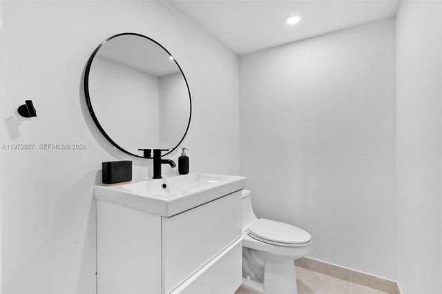 2457 Collins Ave 503, Miami Beach, FL 33140