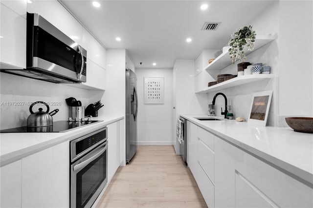 2457 Collins Ave 503, Miami Beach, FL 33140